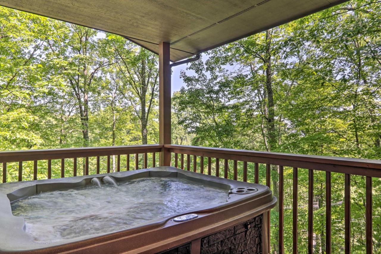 Eclectic Cabin With Hot Tub 1 Mi To Ober Gatlinburg Villa Exterior foto