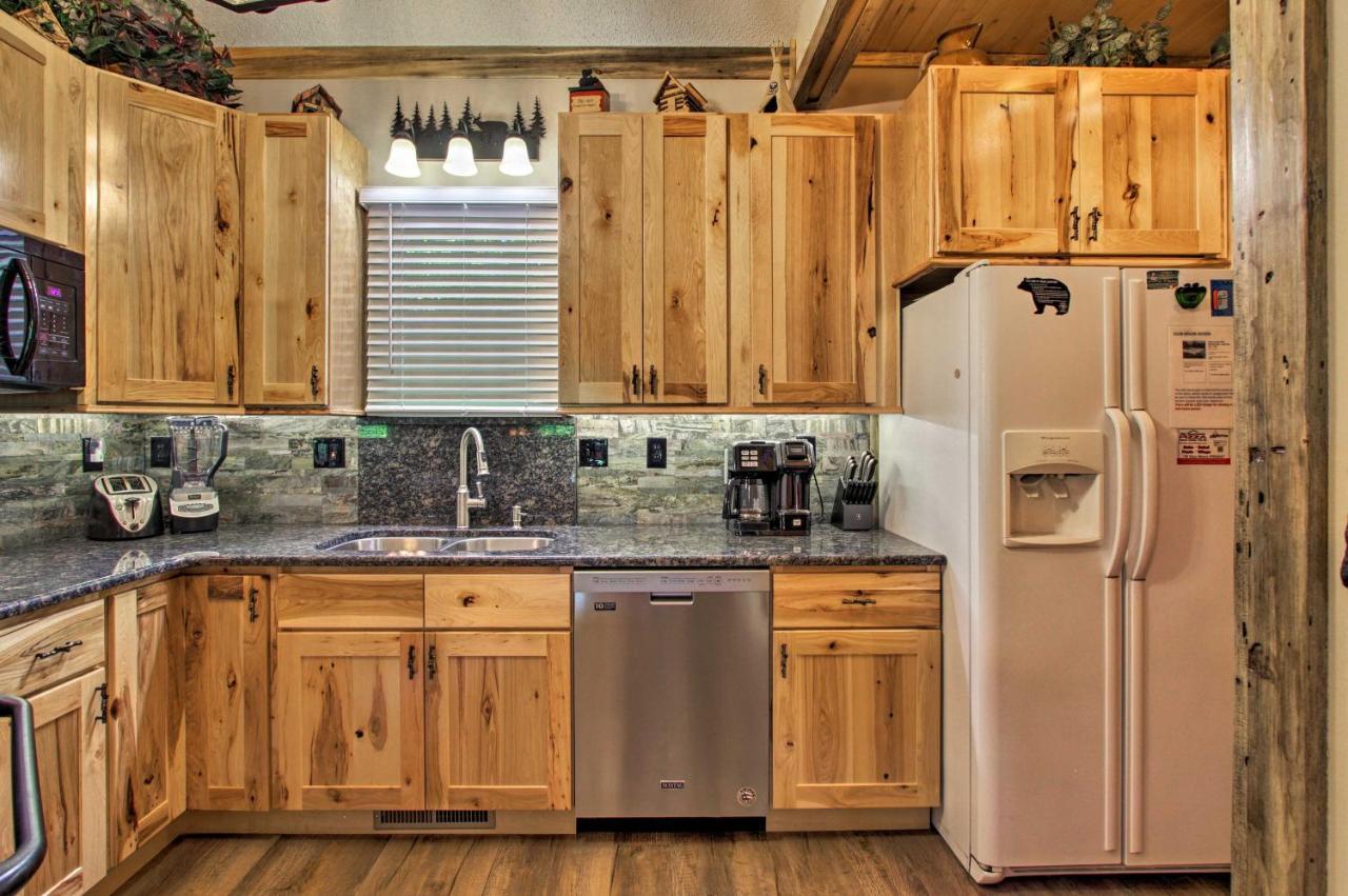 Eclectic Cabin With Hot Tub 1 Mi To Ober Gatlinburg Exterior foto