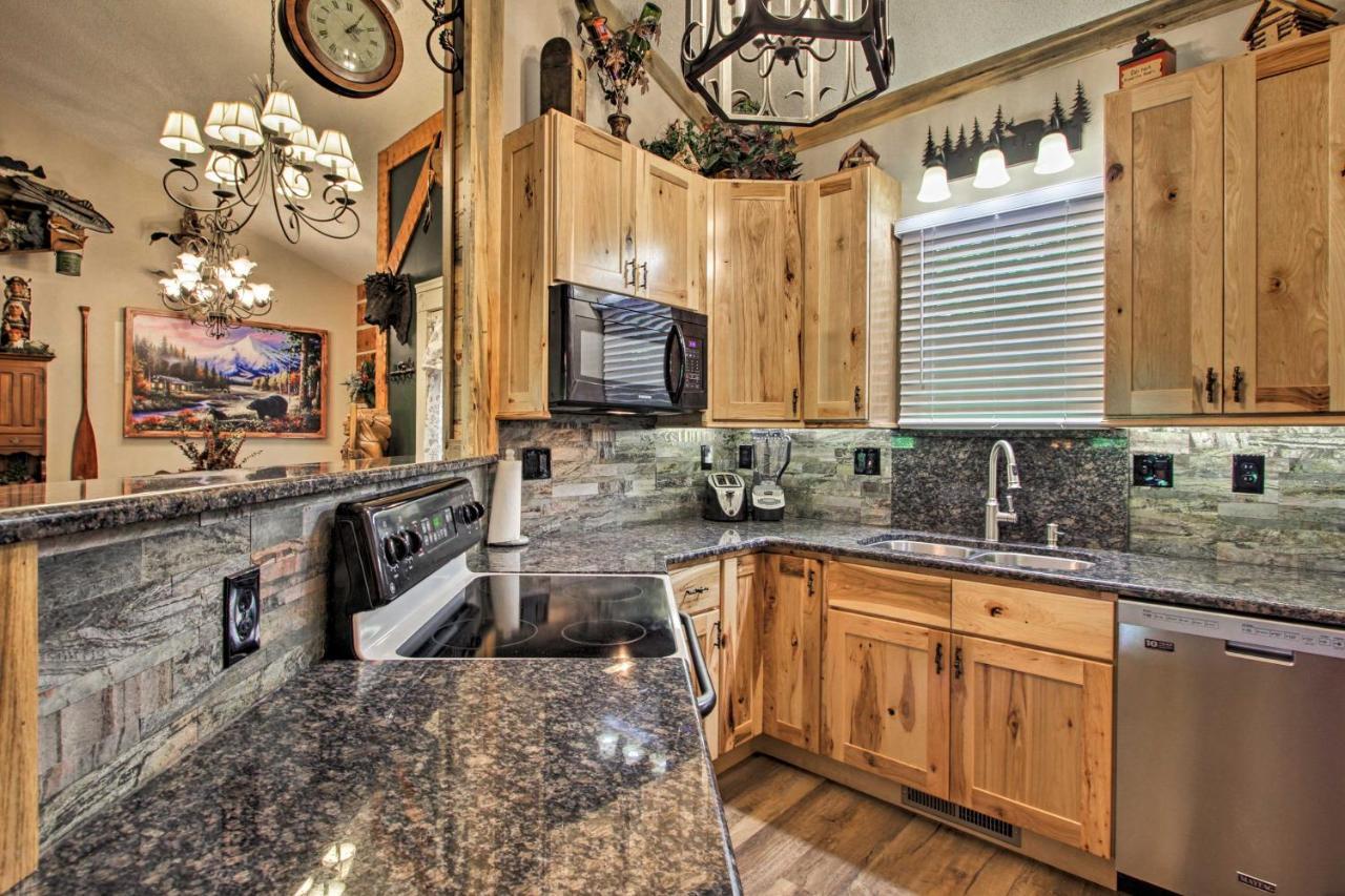 Eclectic Cabin With Hot Tub 1 Mi To Ober Gatlinburg Exterior foto